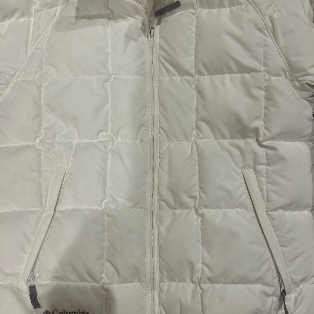 Columbia White Puffer Jacket - Picture 6 of 9